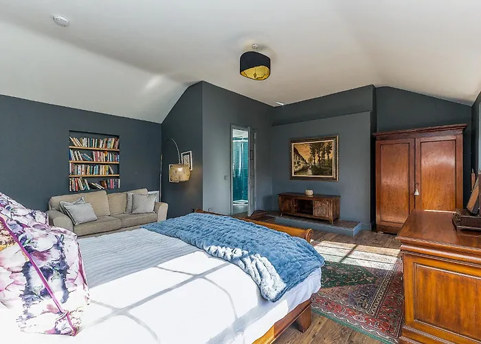 Connaught Apartment, 7 Henrietta Street, Dublin City Centre